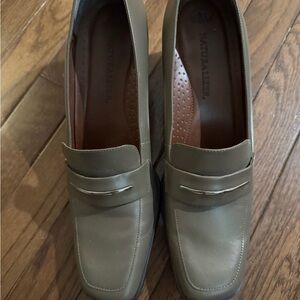 Naturalizer Women's Gray/beige heeled Loafers
